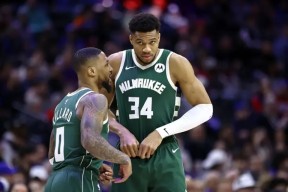 九博在线入口 -密尔沃基雄鹿今晨远射贴柱，志在NBA常规赛名次提升，媒体盛赞，赛程密集仍需轮换的简单介绍