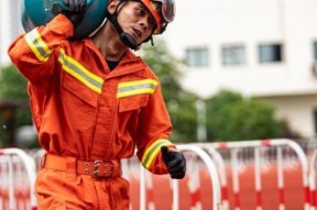 九博娱乐 - 网球淘汰赛，关中闪电队与雪域玄武队强势反弹，体能对抗拉满！禁区内连续解围