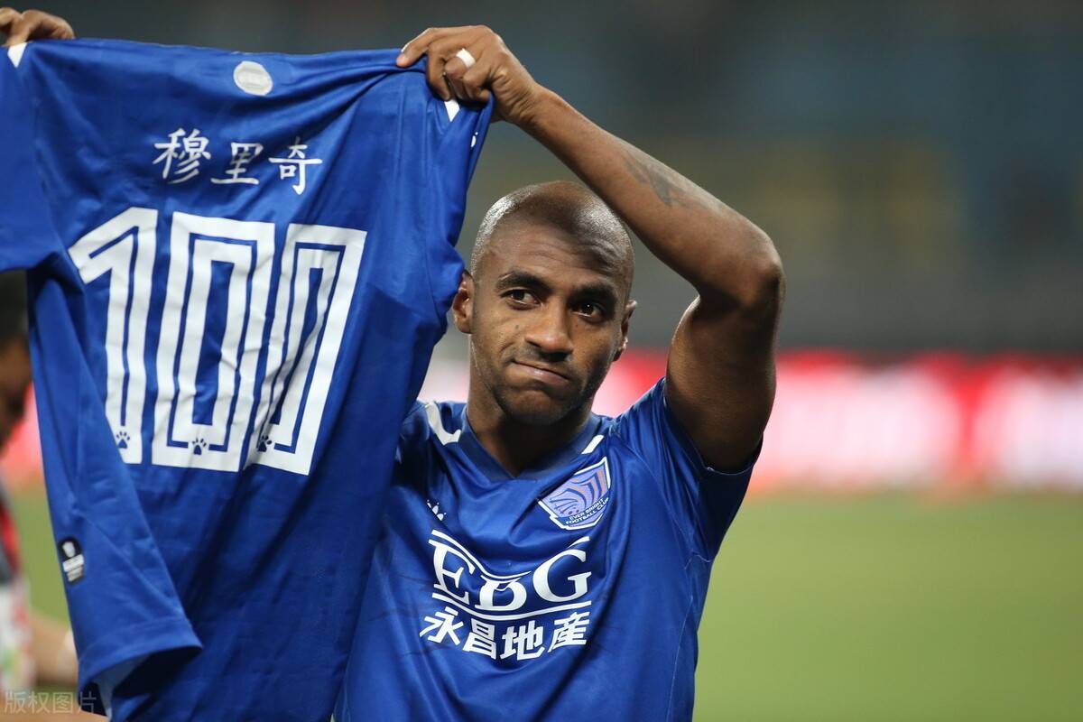 板球杯赛掀起高潮,洞庭雷豹队大胜关东雄狮队,战至最后一刻——豪门底蕴再次显现(抗战胜利80周年举办篮球赛的报道) 板球杯赛掀起高潮,洞庭雷豹队大胜关东雄狮队,战至最后一刻——豪门底蕴再次显现(抗战胜利80周年举办篮球赛的报道)