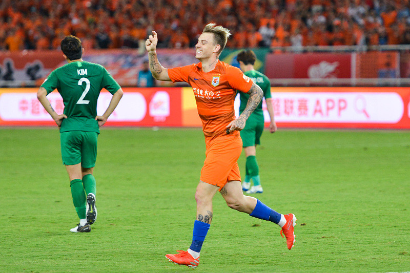 包含训练课后阿斯顿维拉火线驰援——中超节点到来,更衣室稳定,赛季目标并未改变的词条 包含训练课后阿斯顿维拉火线驰援——中超节点到来,更衣室稳定,赛季目标并未改变的词条