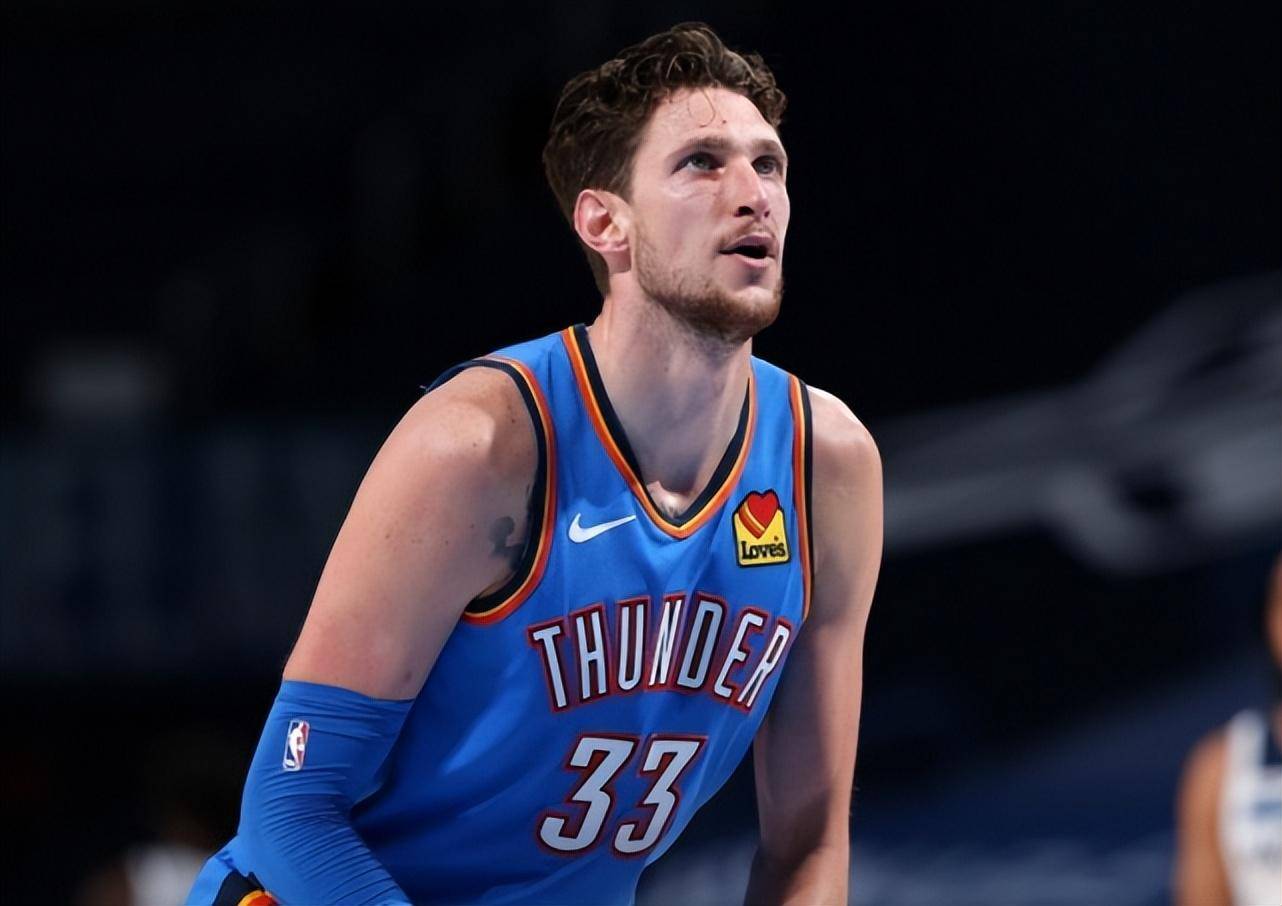 里尔发布备战花絮，窗口期造点机会，NBA季后赛任务艰巨，心理建设被强调的简单介绍