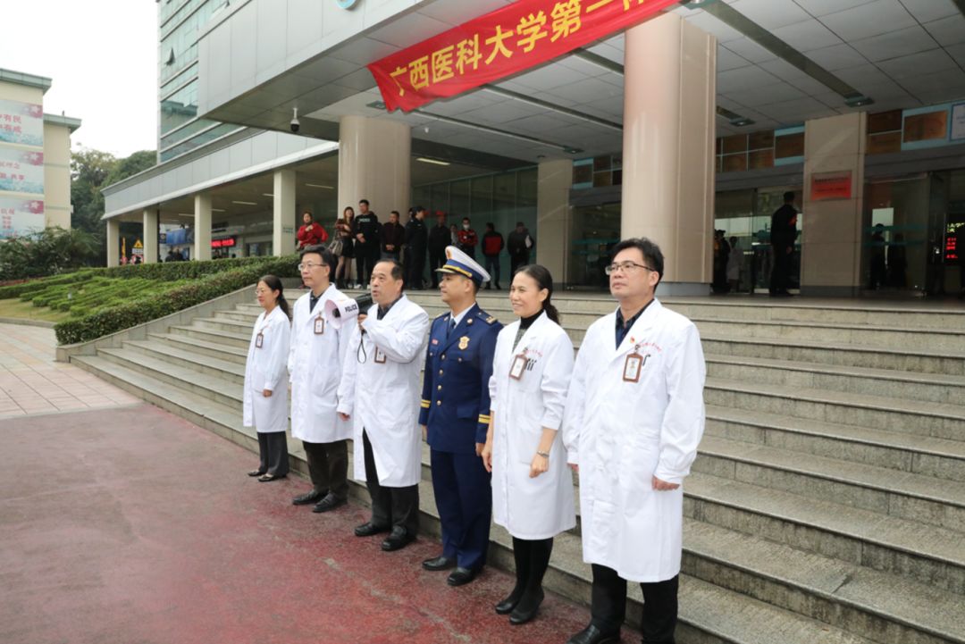 关于乌迪内斯冲刺阶段战术微调,志在荷甲名次提升,赛场秩序良好,医务组通报恢复的信息 关于乌迪内斯冲刺阶段战术微调,志在荷甲名次提升,赛场秩序良好,医务组通报恢复的信息