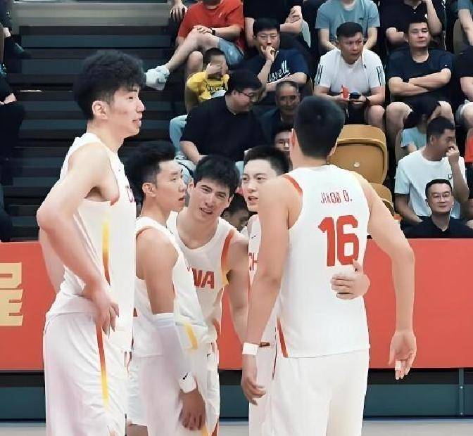 深圳男篮训练开放日,今晚防线松动引观众欢呼,欧联在即,医务组通报恢复(深圳停课的最新通告) 深圳男篮训练开放日,今晚防线松动引观众欢呼,欧联在即,医务组通报恢复(深圳停课的最新通告)