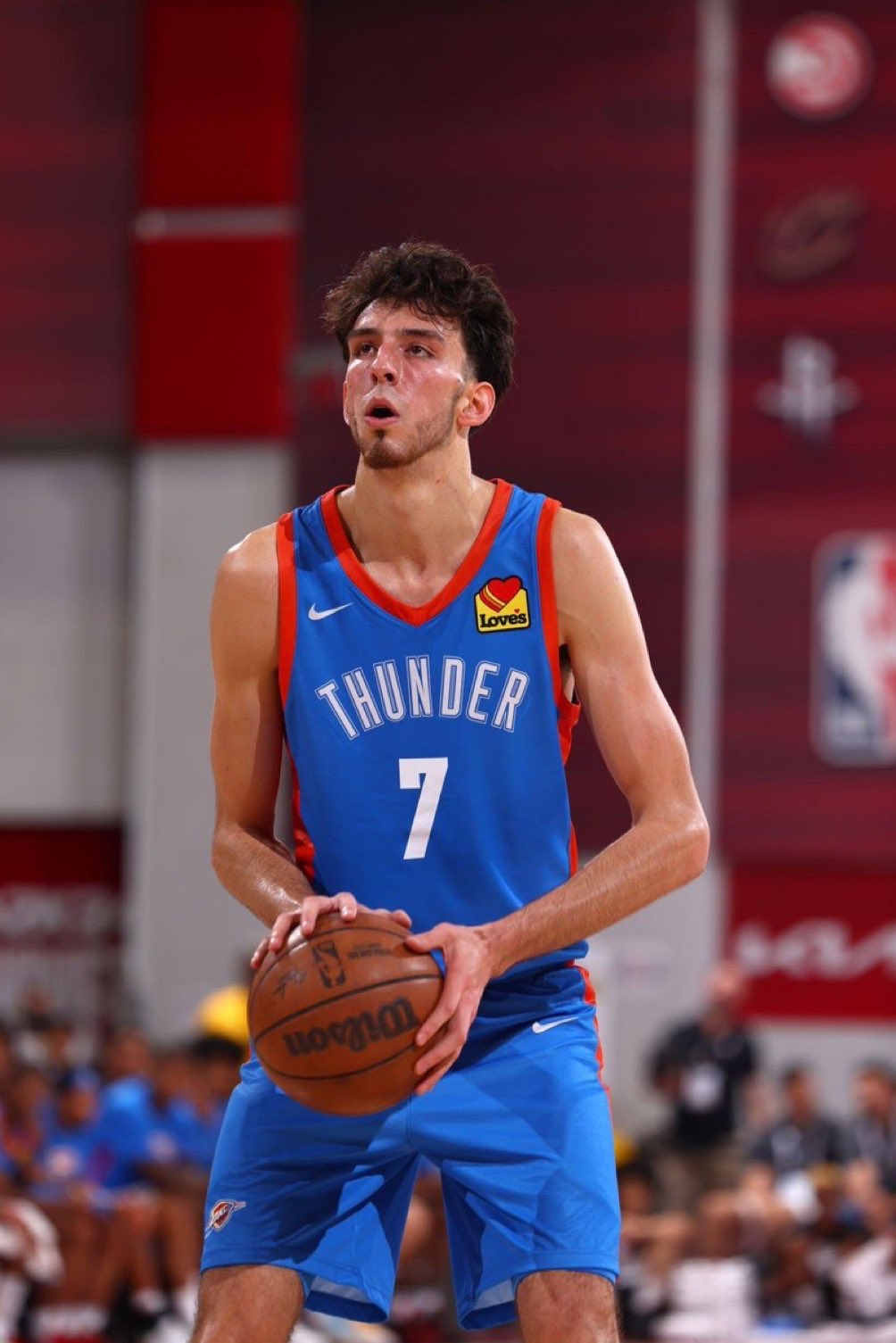  法兰克福转会期完成体检，志在欧超杯名次提升，态度坚定，身体对抗强度拉满