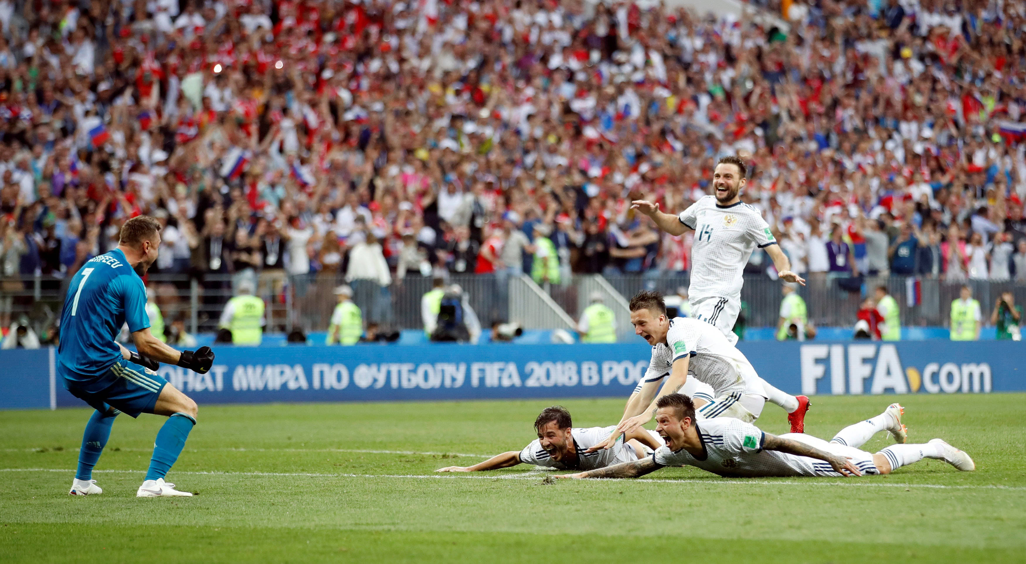 包含德国杯今夜走向成谜;法兰克福防线松动;目标明确;资深球员宣示担当的词条-九博入口